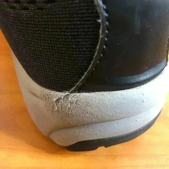 Vionic by Orthaheel Action Emerald Women's Black Sneaker sz 10 - Picture 5 of 8